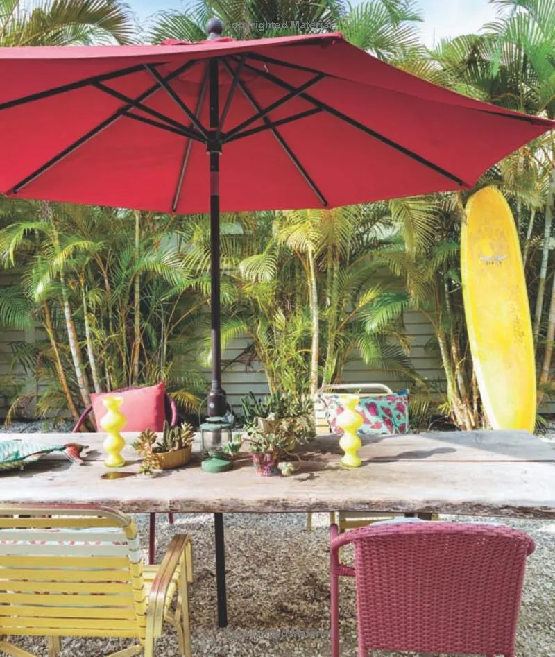 Surfside Style: Relaxed living by the coast - Hardcover Book