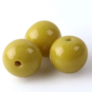 Vintage Chinese wound glass 17.5-20mm round bead in opaque yellow. B11-yo-1049